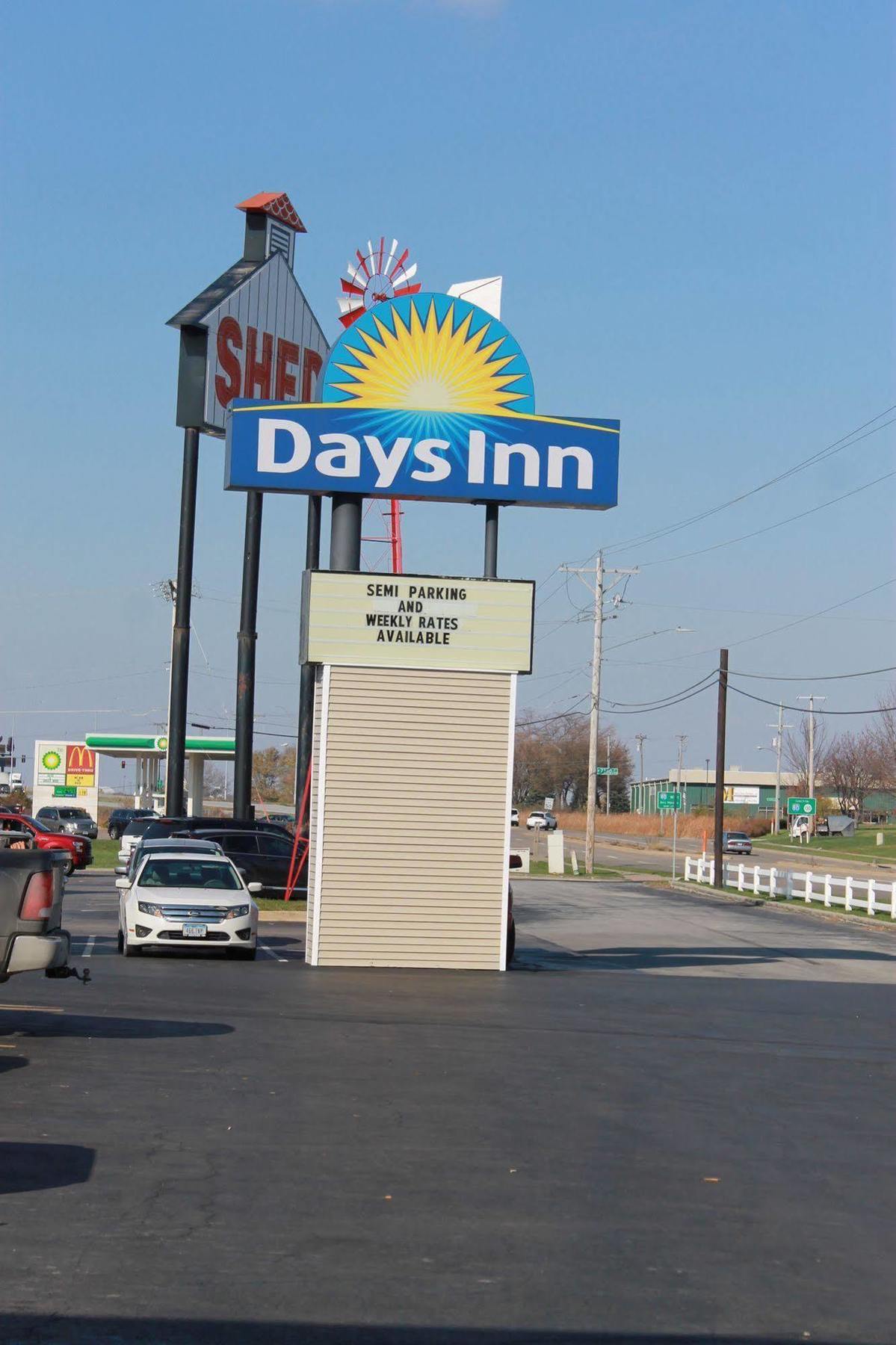 Days Inn By Wyndham Davenport Ia Exteriér fotografie